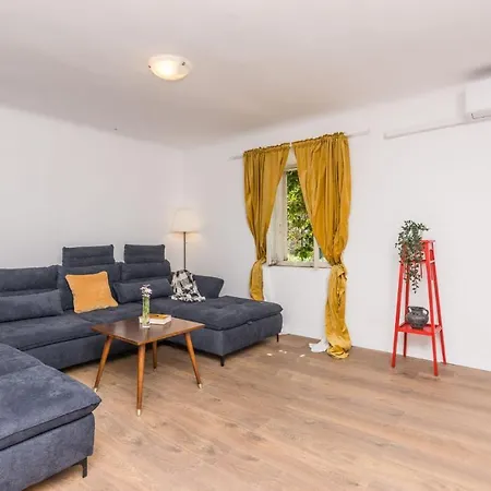 Island Life Apartment